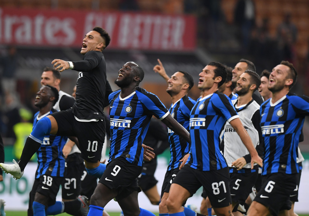 德罗赞次节6中5轰10分，带领国王反超火箭（德罗赞次节6投5中砍10分，率国王完成对火箭的反超）