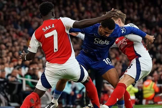 赫罗纳想租贝尔纳尔？世体：贝尔纳尔在冬窗不会被租借出去（世体：赫罗纳有意租借贝尔纳尔，但冬窗外租无望）