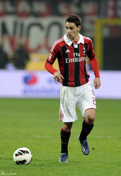 国王杯半场：里克尔梅梅开二度，贝蒂斯2-0托伦CF（国王杯半场战报：里克尔梅双响，贝蒂斯2-0领先托伦CF）