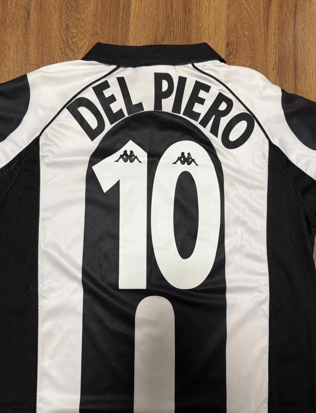 心念老东家！奥斯卡社媒晒照观看海港vs柔佛亚冠比赛