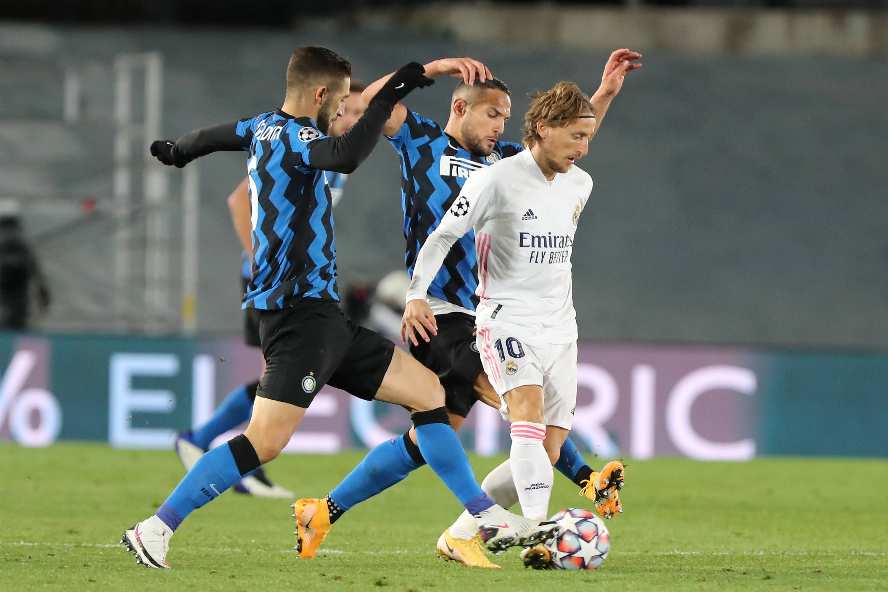 李镇全：战越南下半场我们出现了体能问题；踢韩国要全力以赴（李镇全：与越南之战后半程暴露体能短板；对阵韩国将倾尽全力）