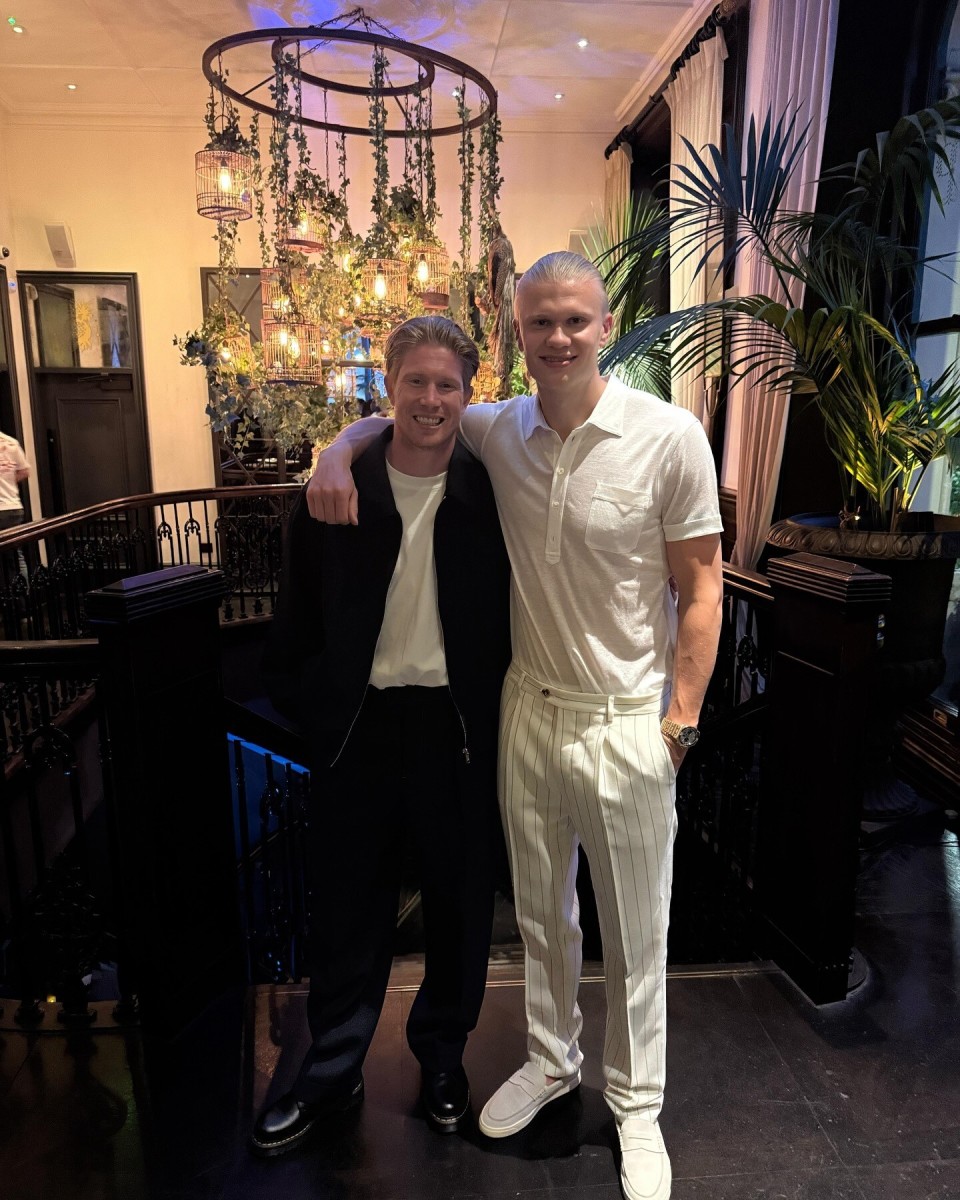 记者：当初是佩普要国足跟越南打对攻，还开小会不让陈洋参加（记者称佩普当时要求国足与越南对攻，还另开小会未让陈洋参加）