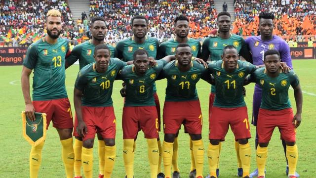 FM26逆天Bug，外场球员“闪现”至门前挡出对方主罚的点球（FM26离谱Bug：非门将球员瞬移至门前封堵对手点球）